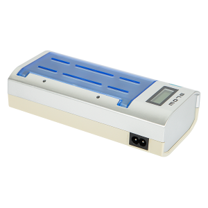 CARICABATTERIA PER BATTERIE AA/AAA/C/D/9V - UNIVERSALE CON LCD
